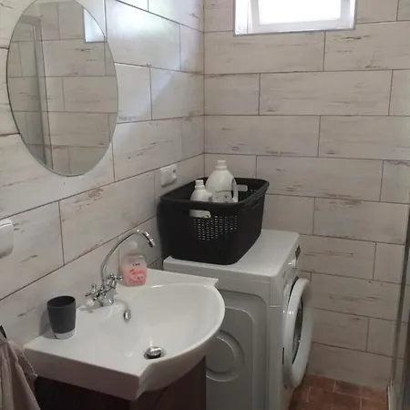 Nyaraló Siska Zahori